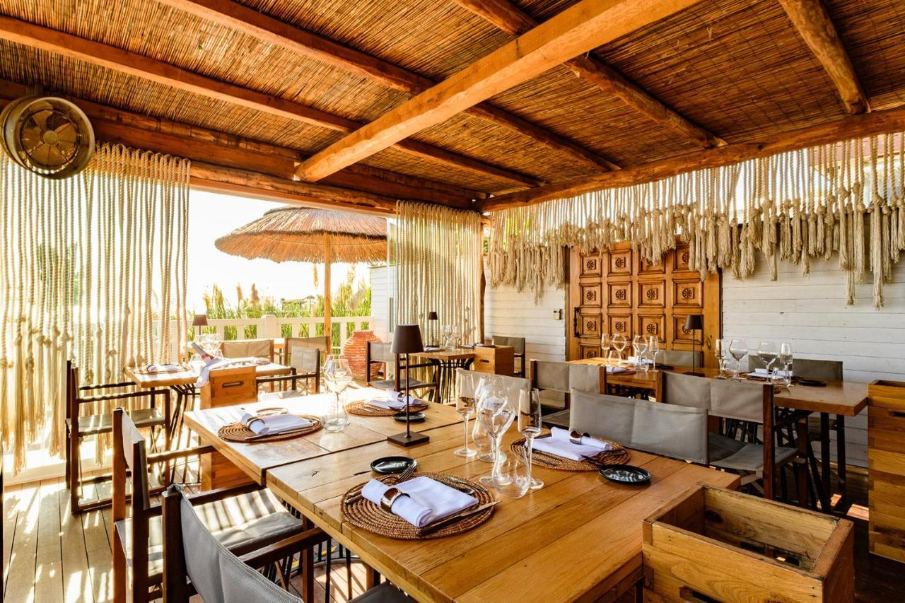 Cumeja Beach Club & Hotel Baia Domizia Exterior photo